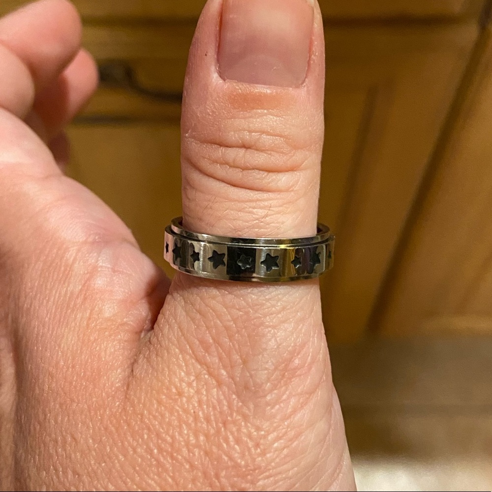 Fidget Ring - Picture 3 of 3